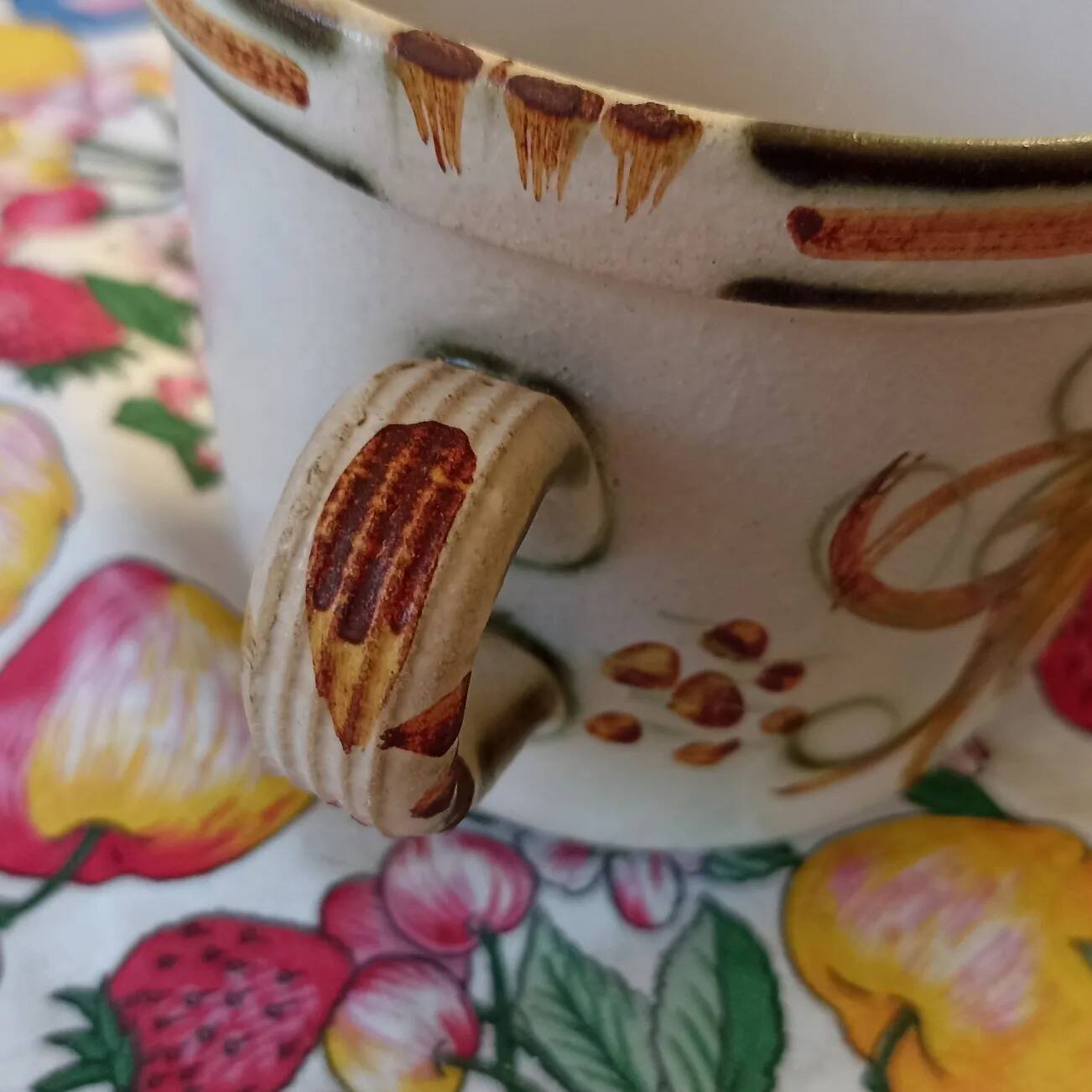 Keraluc butter dish with Renaissance decor - Quimper