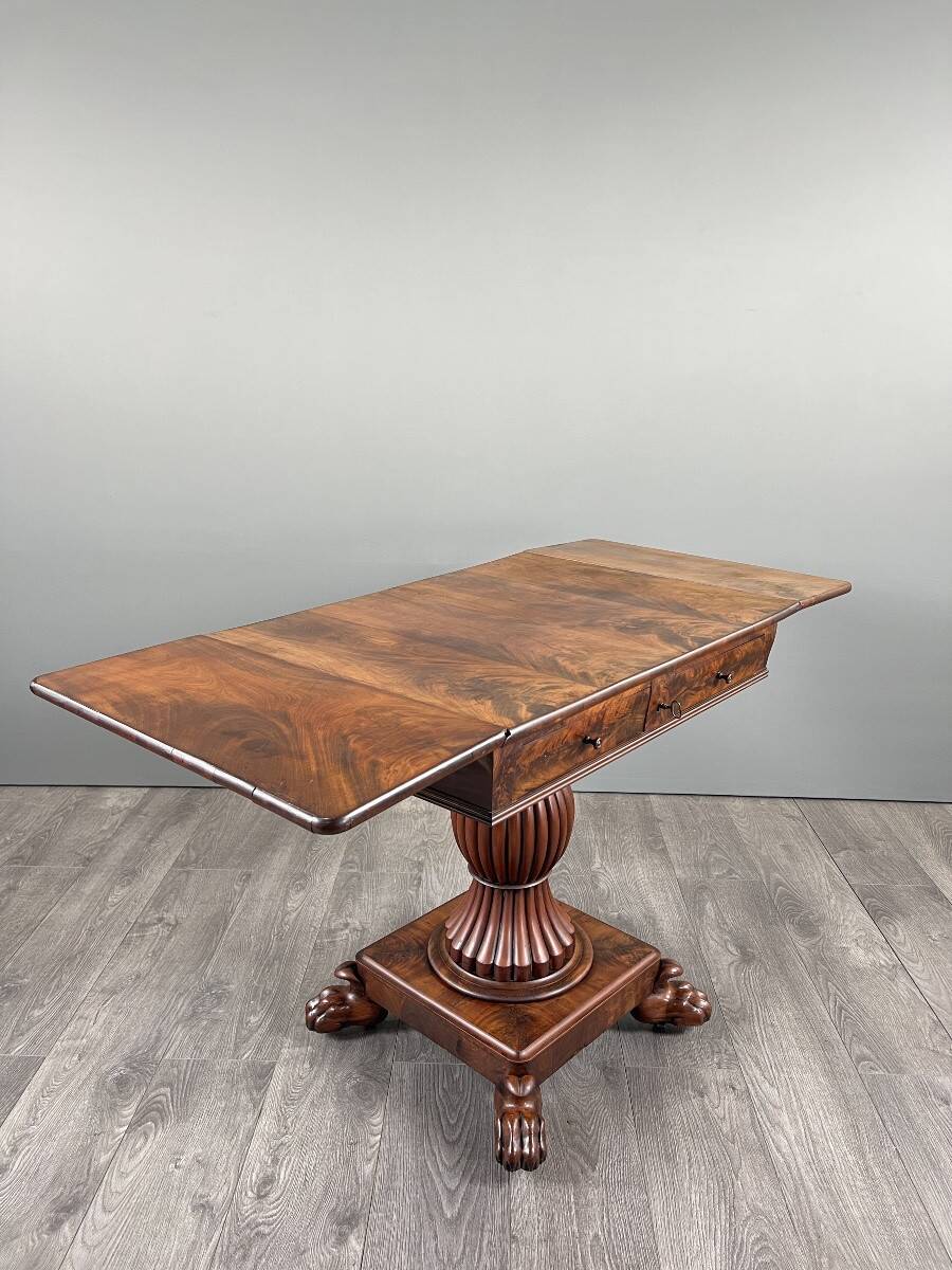 Mahogany drop-leaf table, 19th century