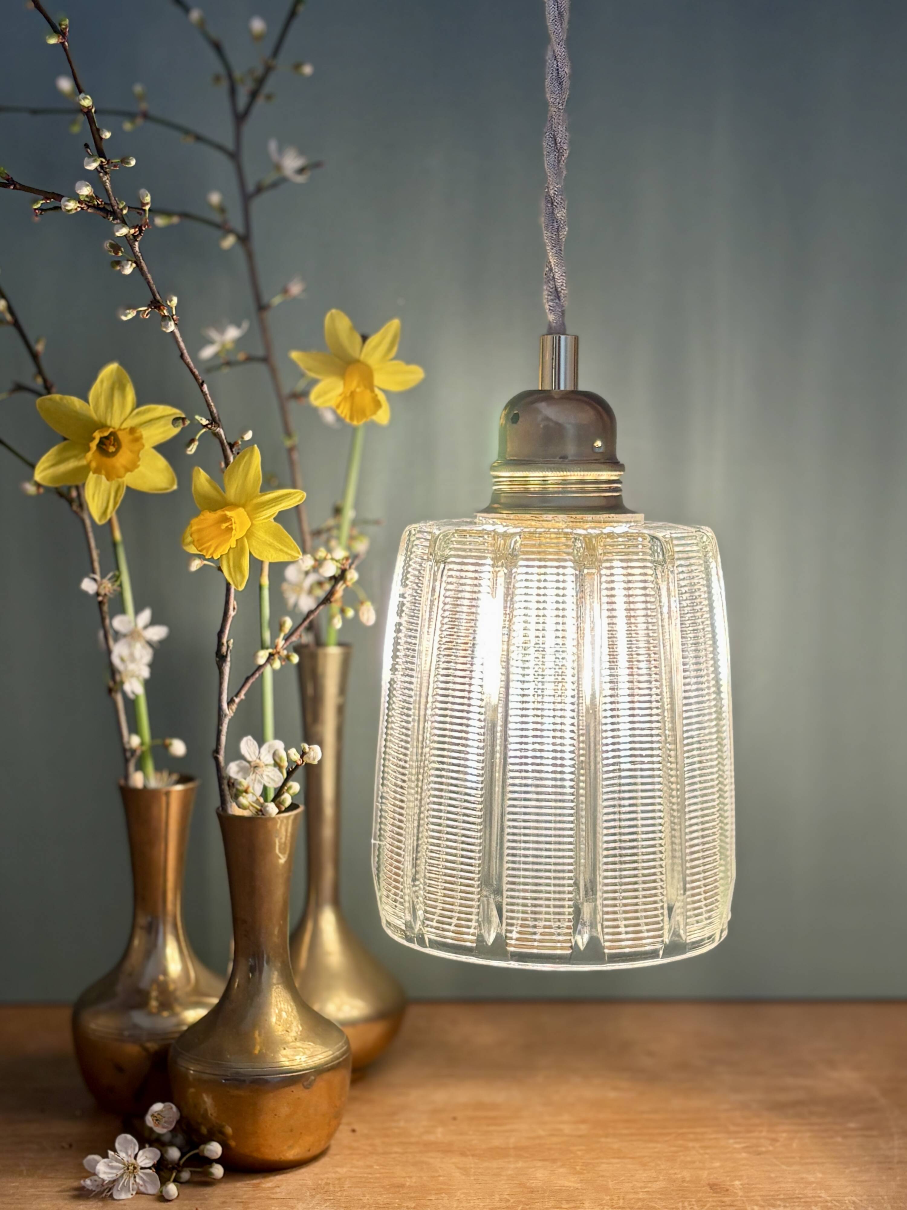 Vintage tulip suspension in holophane glass