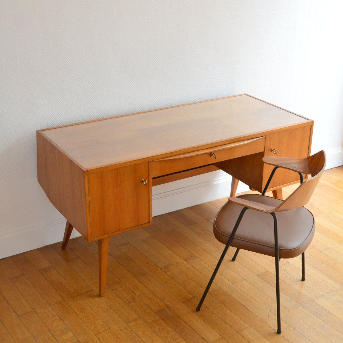 Scandinavian feet compass desk 1960 vintage teak