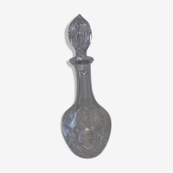 Carafe with chiseled glass stopper