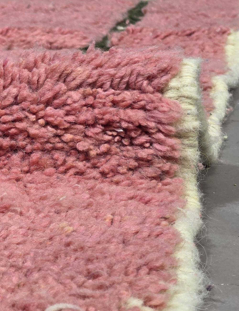 Contemporary Pink Rug - 240 x 185 cm