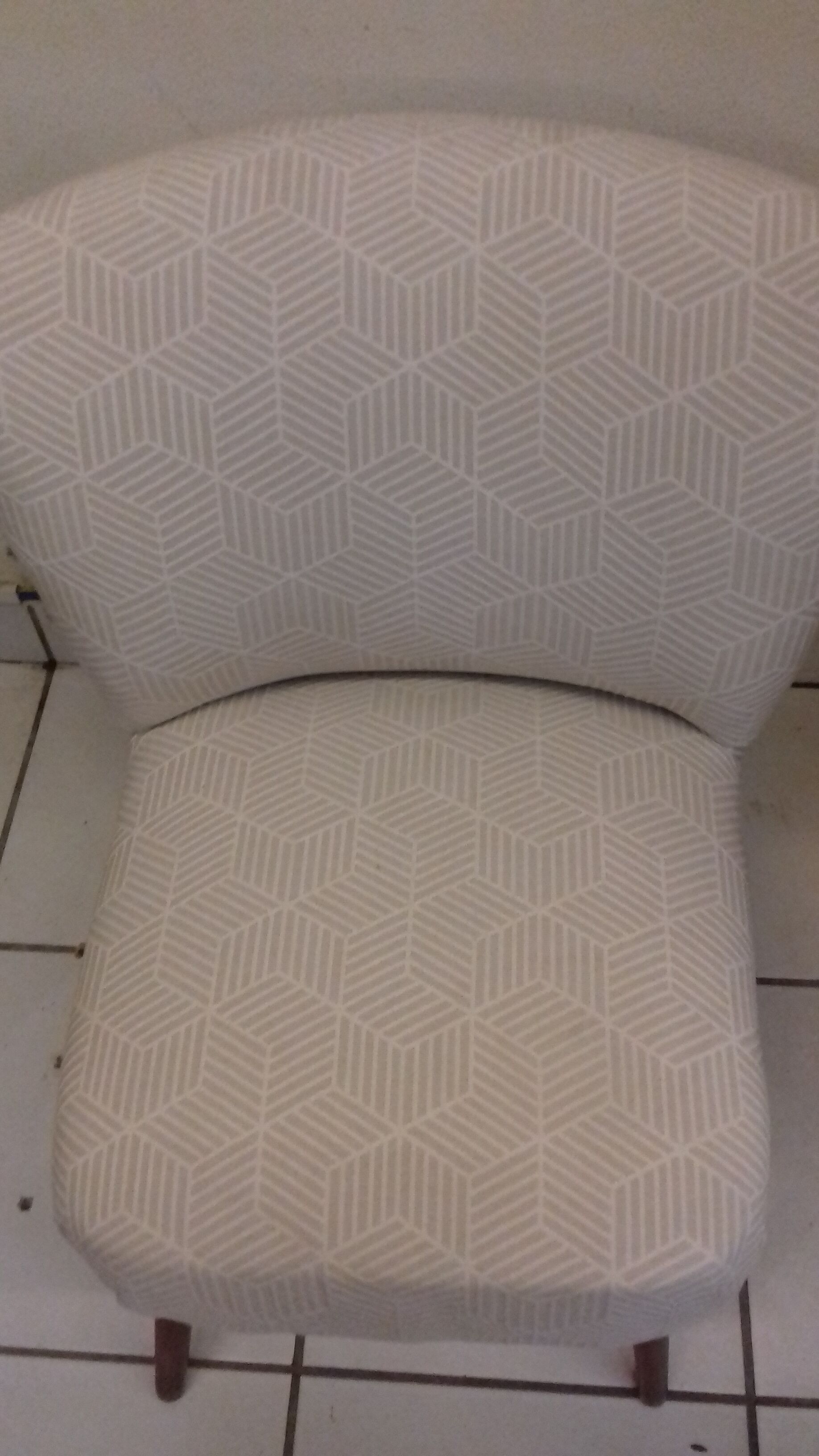 Chair style fivty compass feet