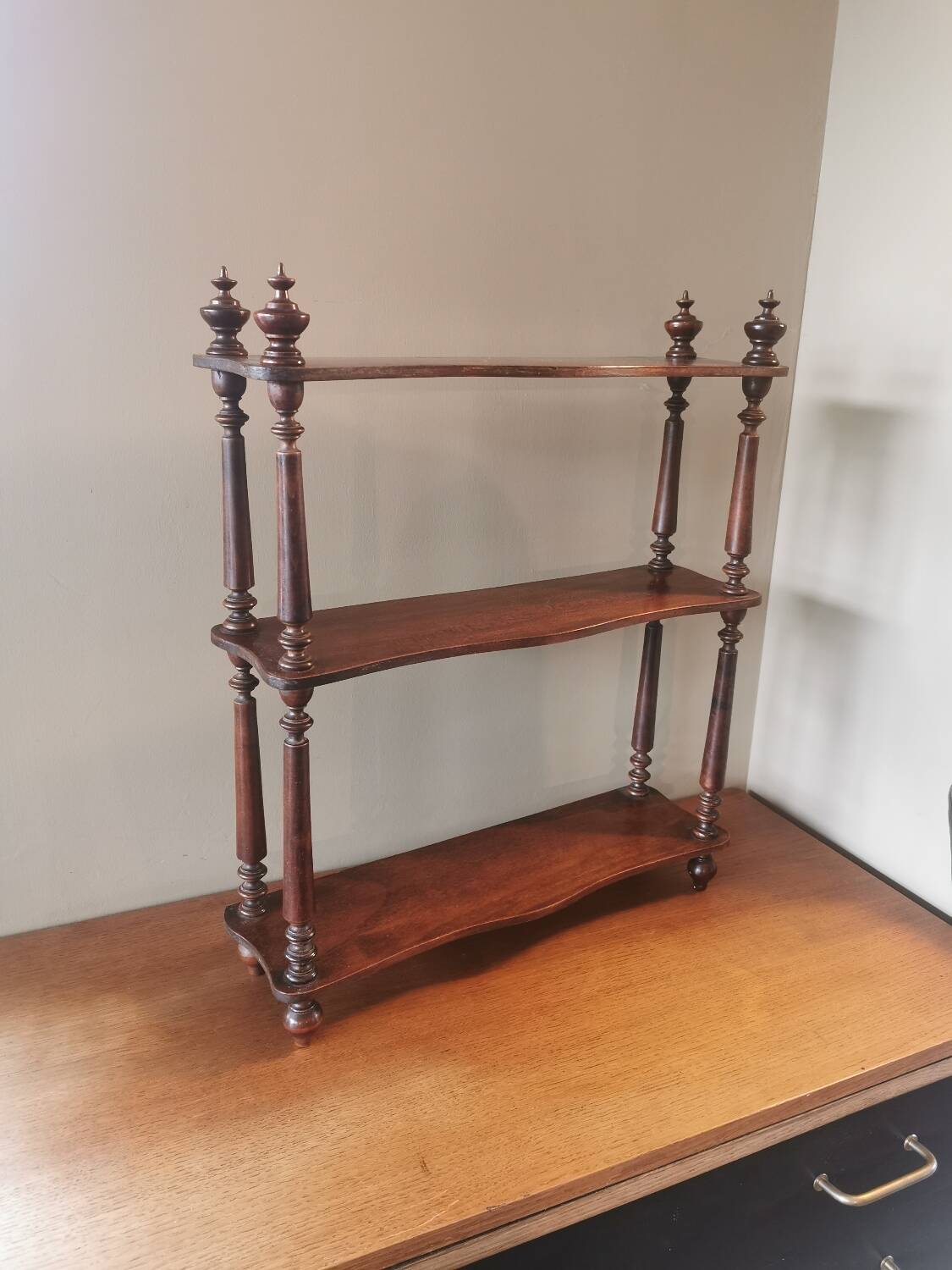 Napoleon III 3-tier shelf