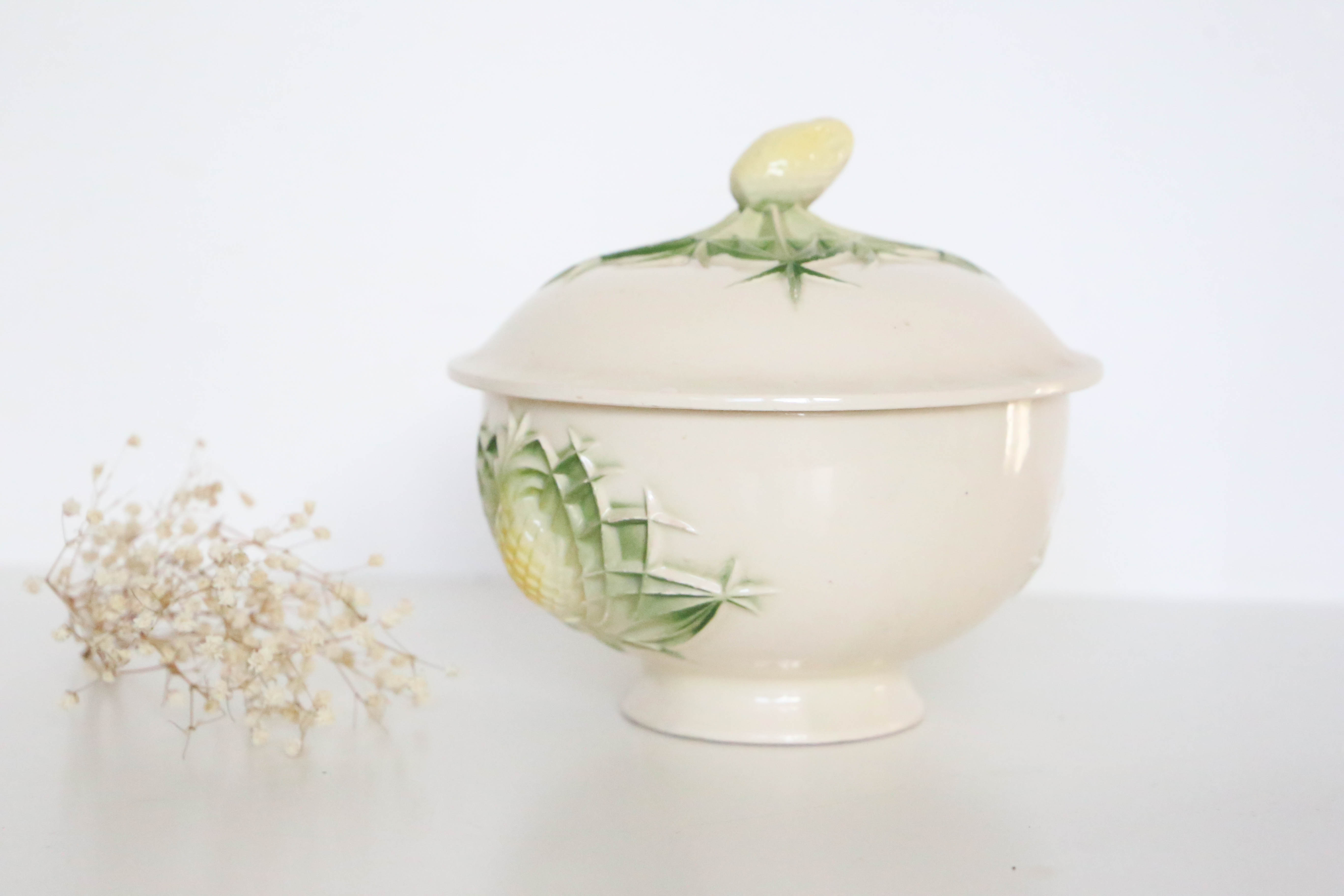 Pineapple soup kitchen, vintage