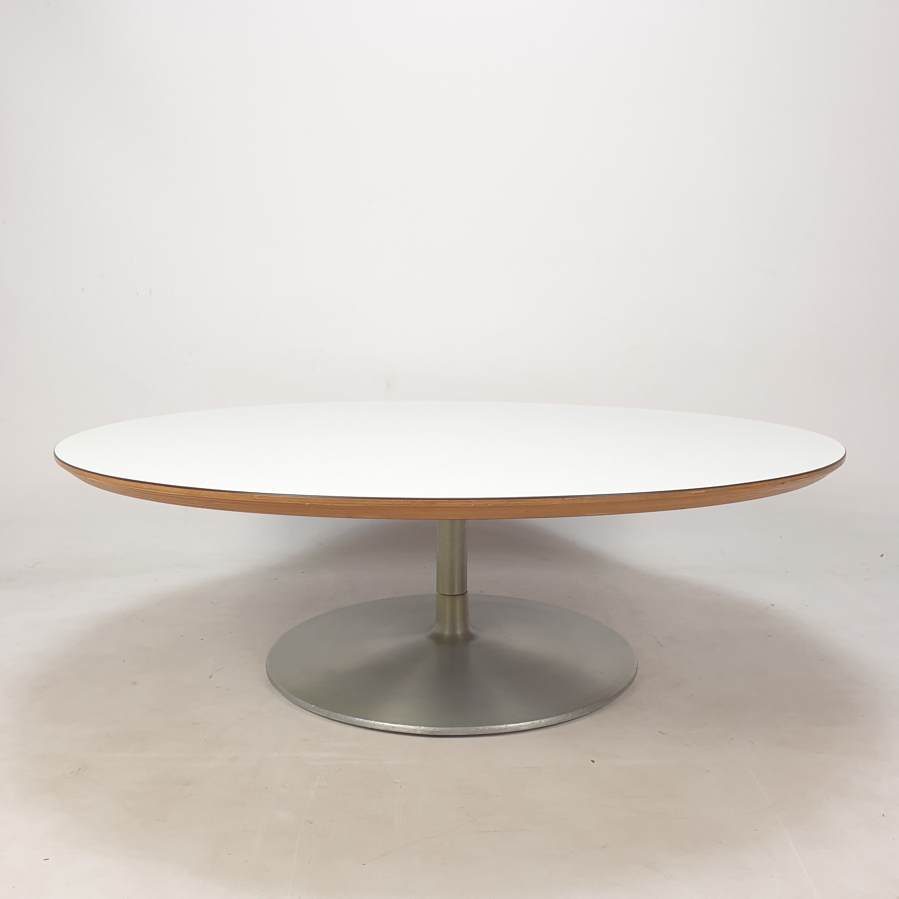 "Circle" Coffee Table by Pierre Paulin for Artifort, 1970's