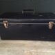 Valise ancienne parallélépipédique bleue