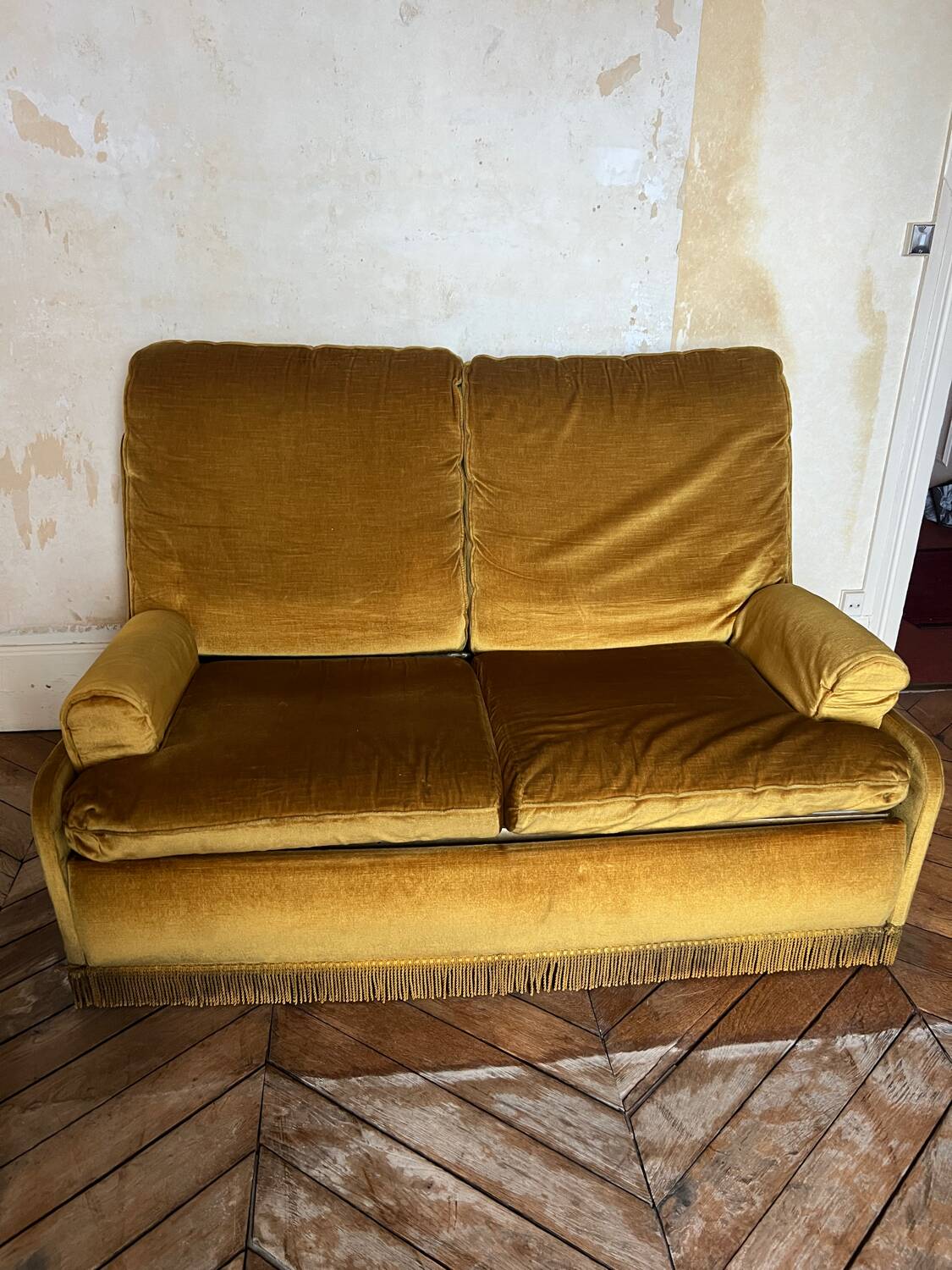 Vintage toad sofa