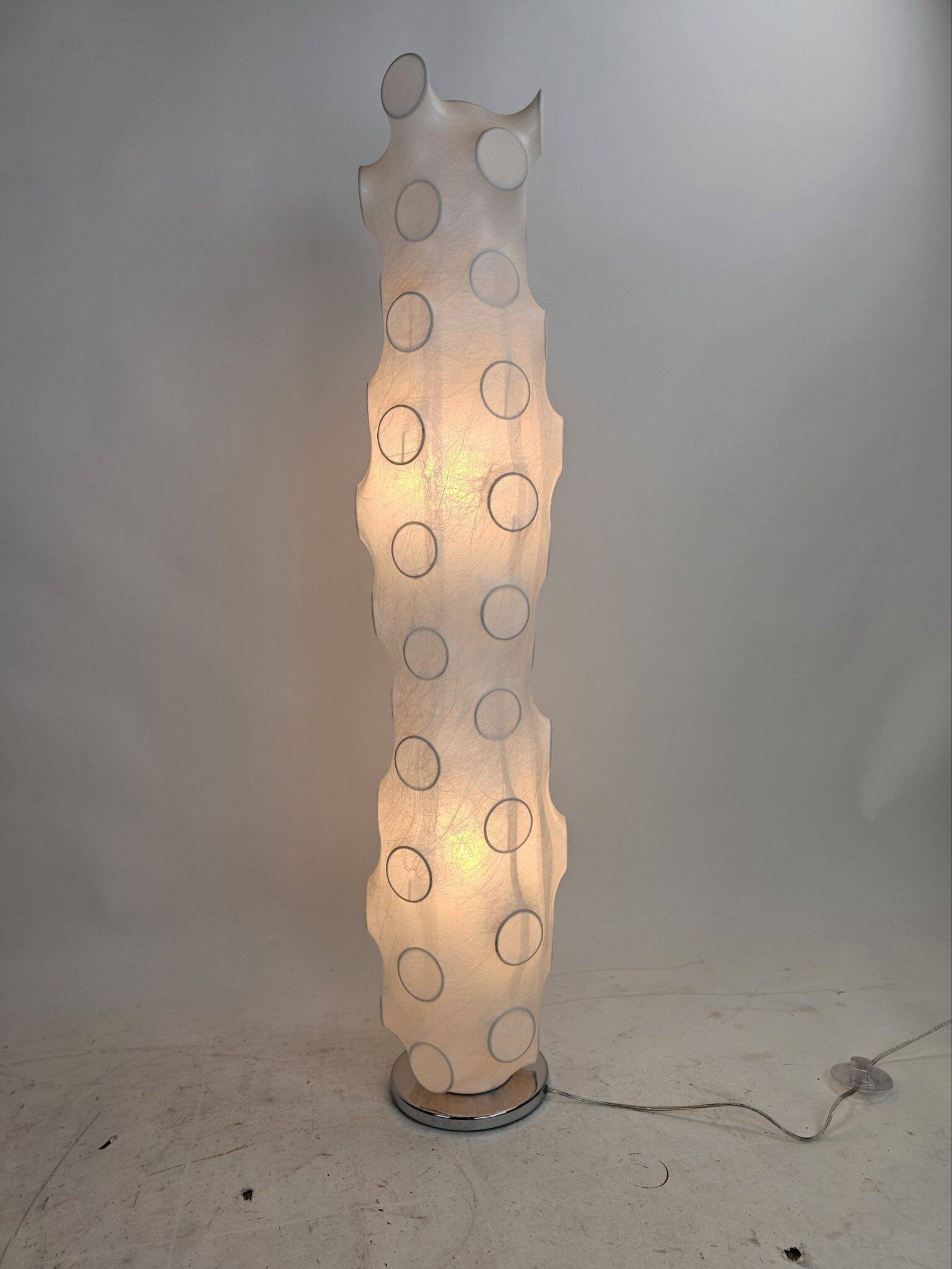 Cocoon floor lamp