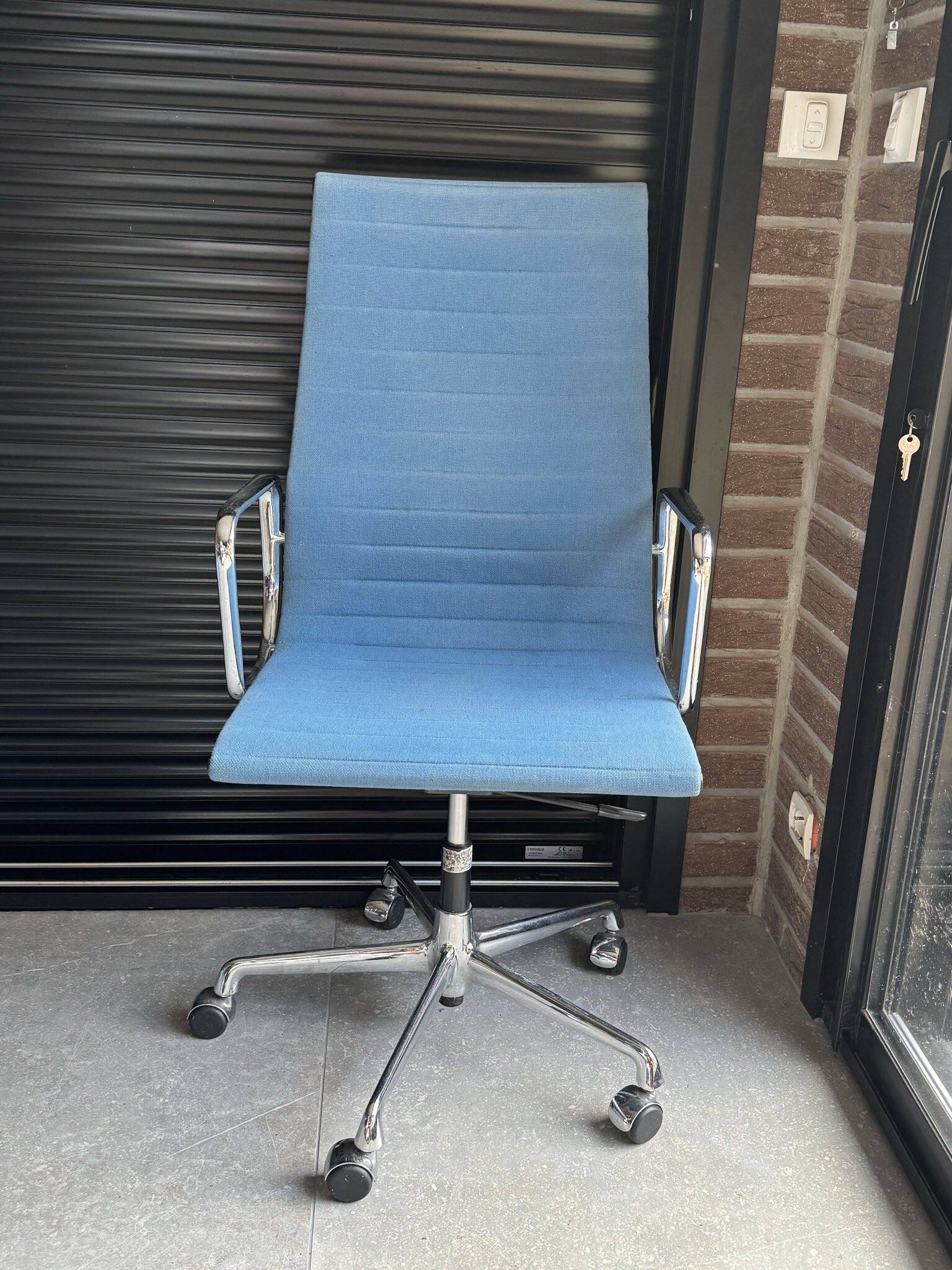 EA 119 Office Chair Charles Eames VITRA