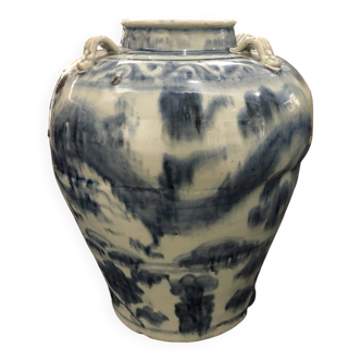 Ming vase in blue and white porcelain