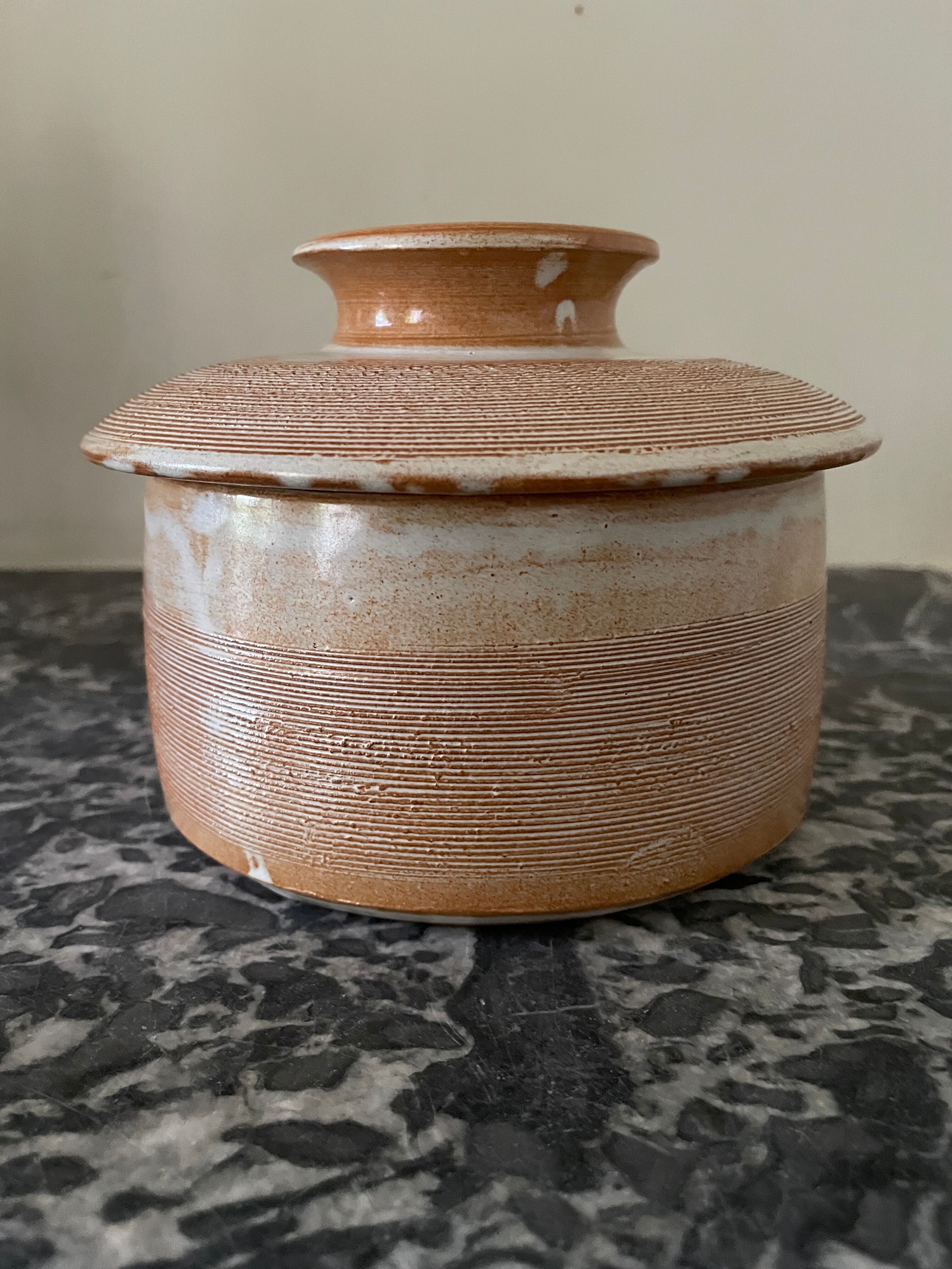 Pot with lid in stoneware vallauris