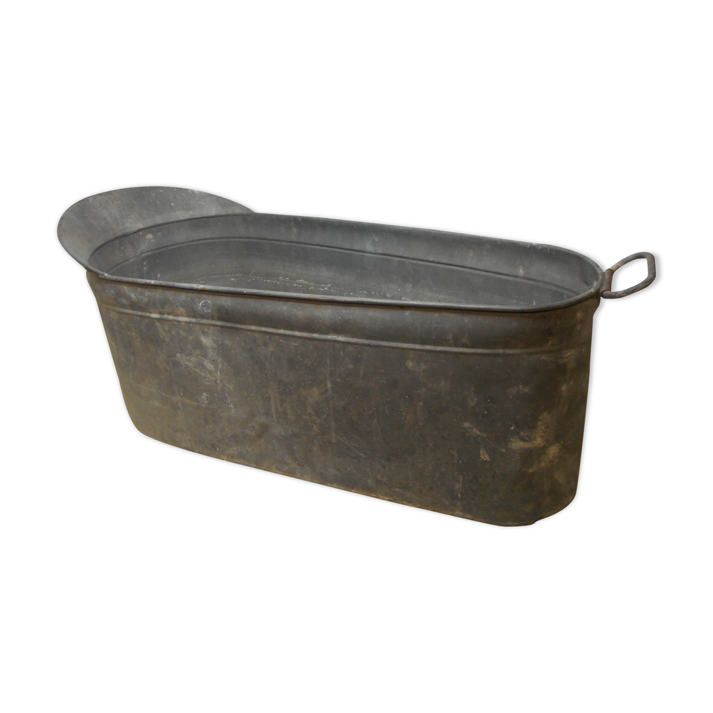 Zinc bathtub