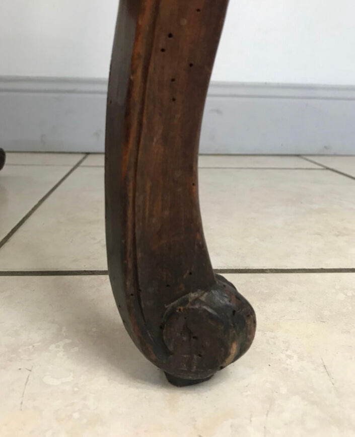 Louis XV vintage cabriolet armchair "à la Reine", 18th century