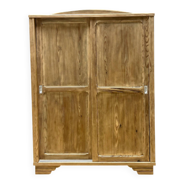 Armoire parisienne