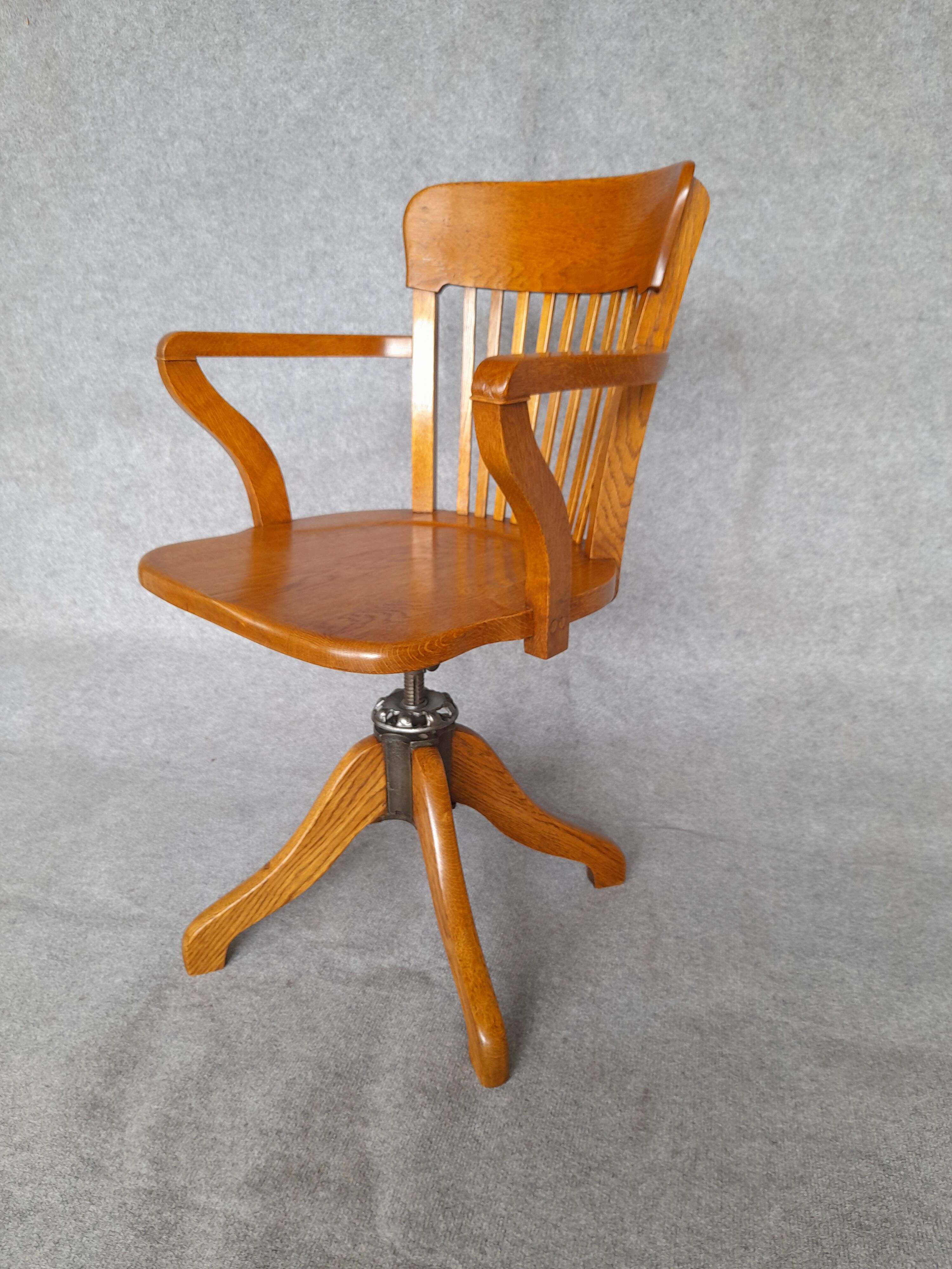 1940 american rotating desk chair