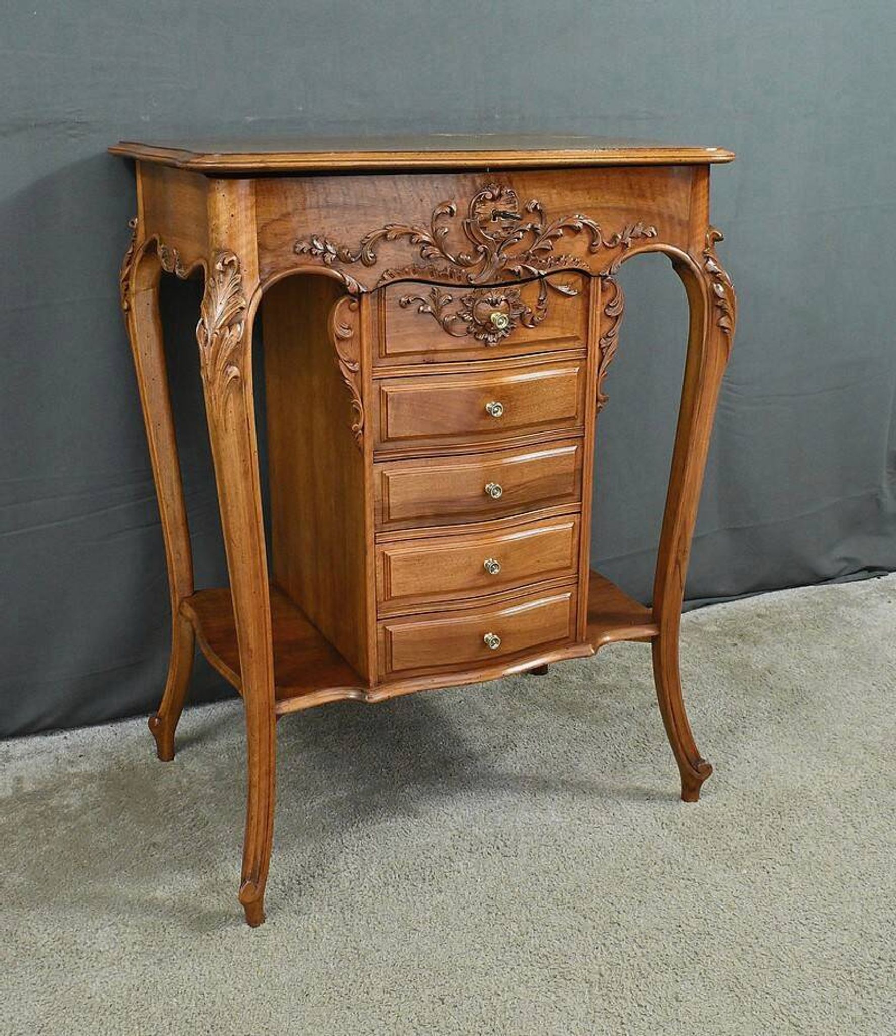 Walnut Coffee Table, Louis XV Style – Early 20th Century
