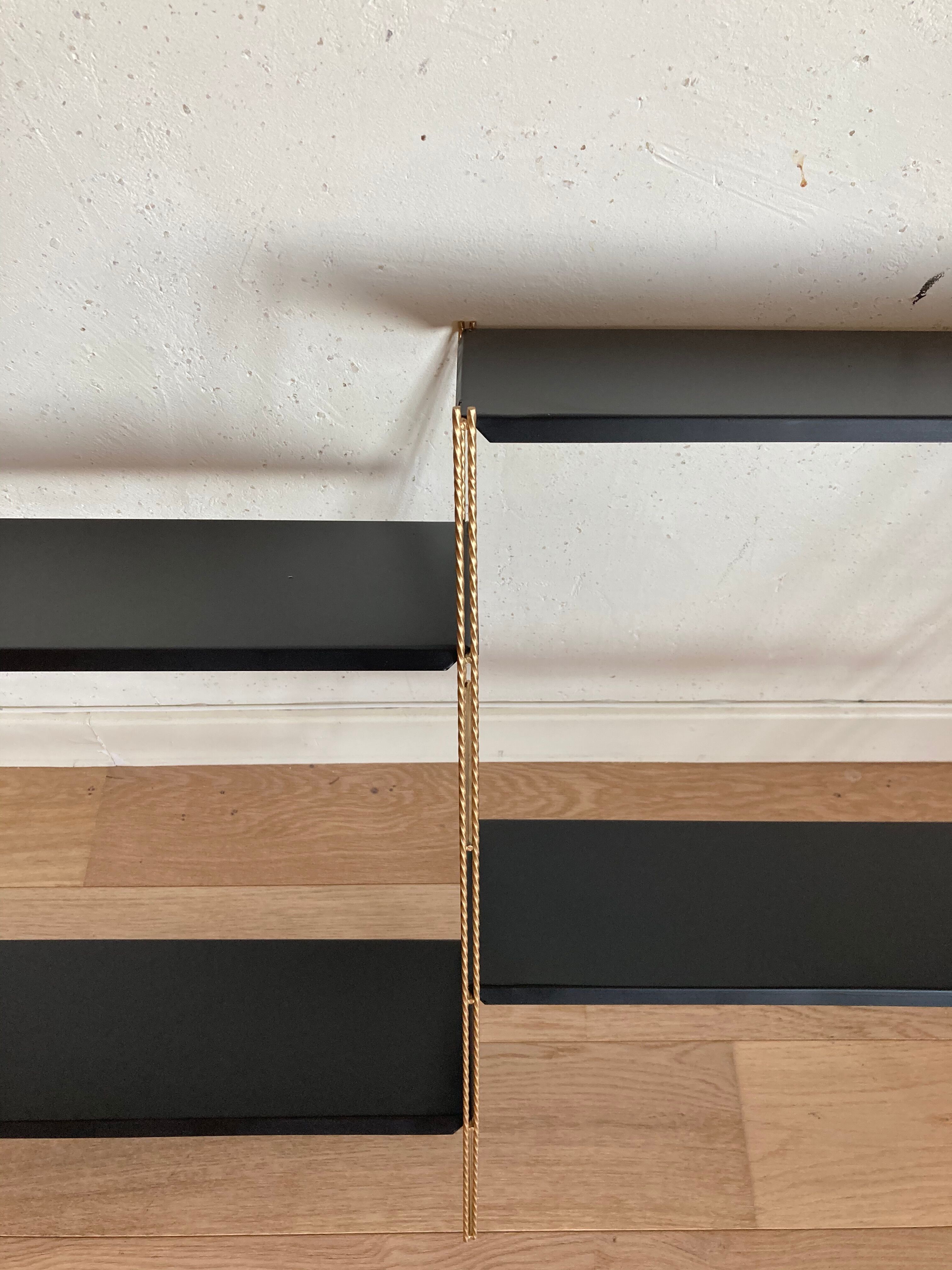 Triple wall shelves modular system