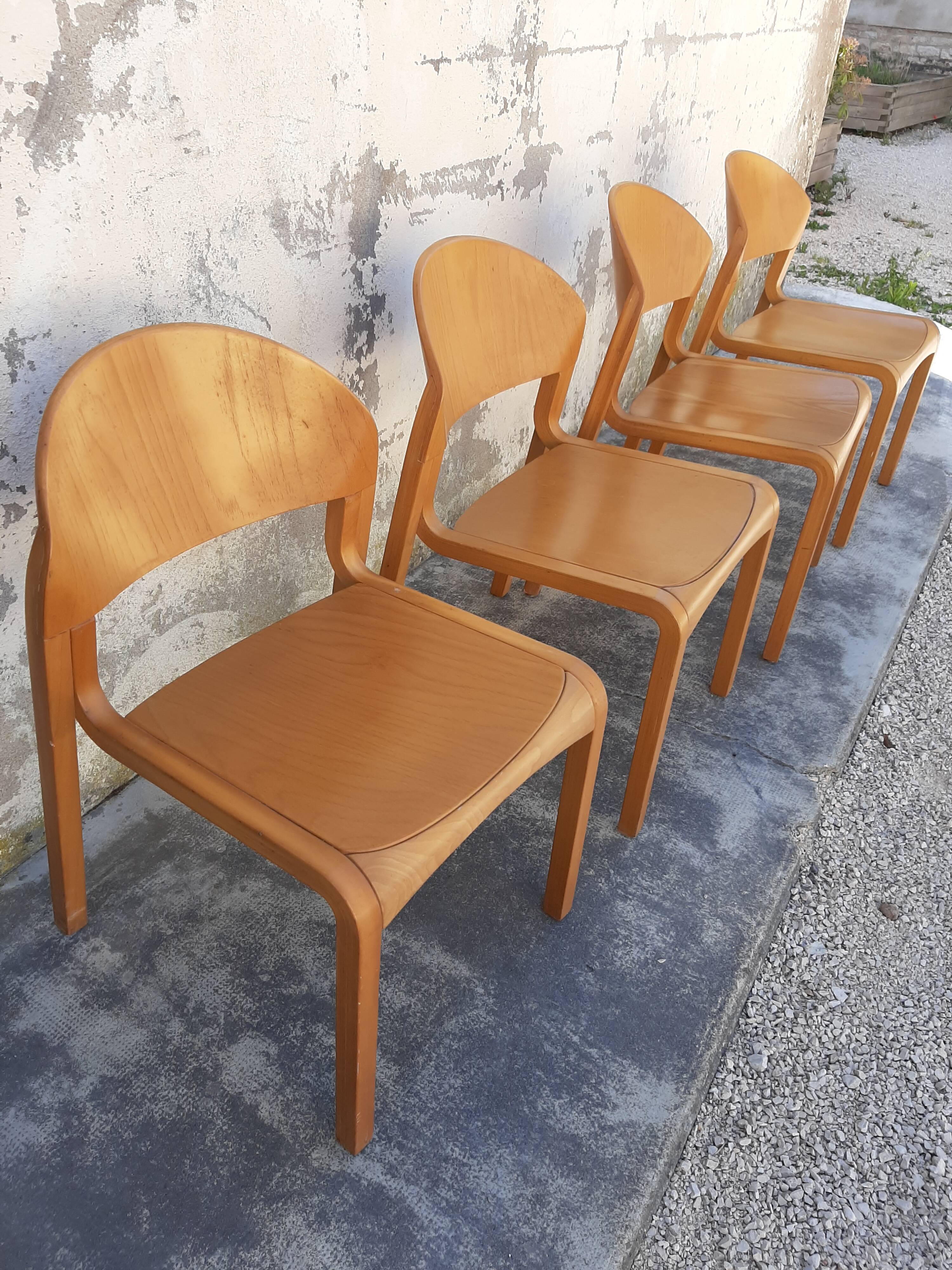Serie de 4 chaises design années 80