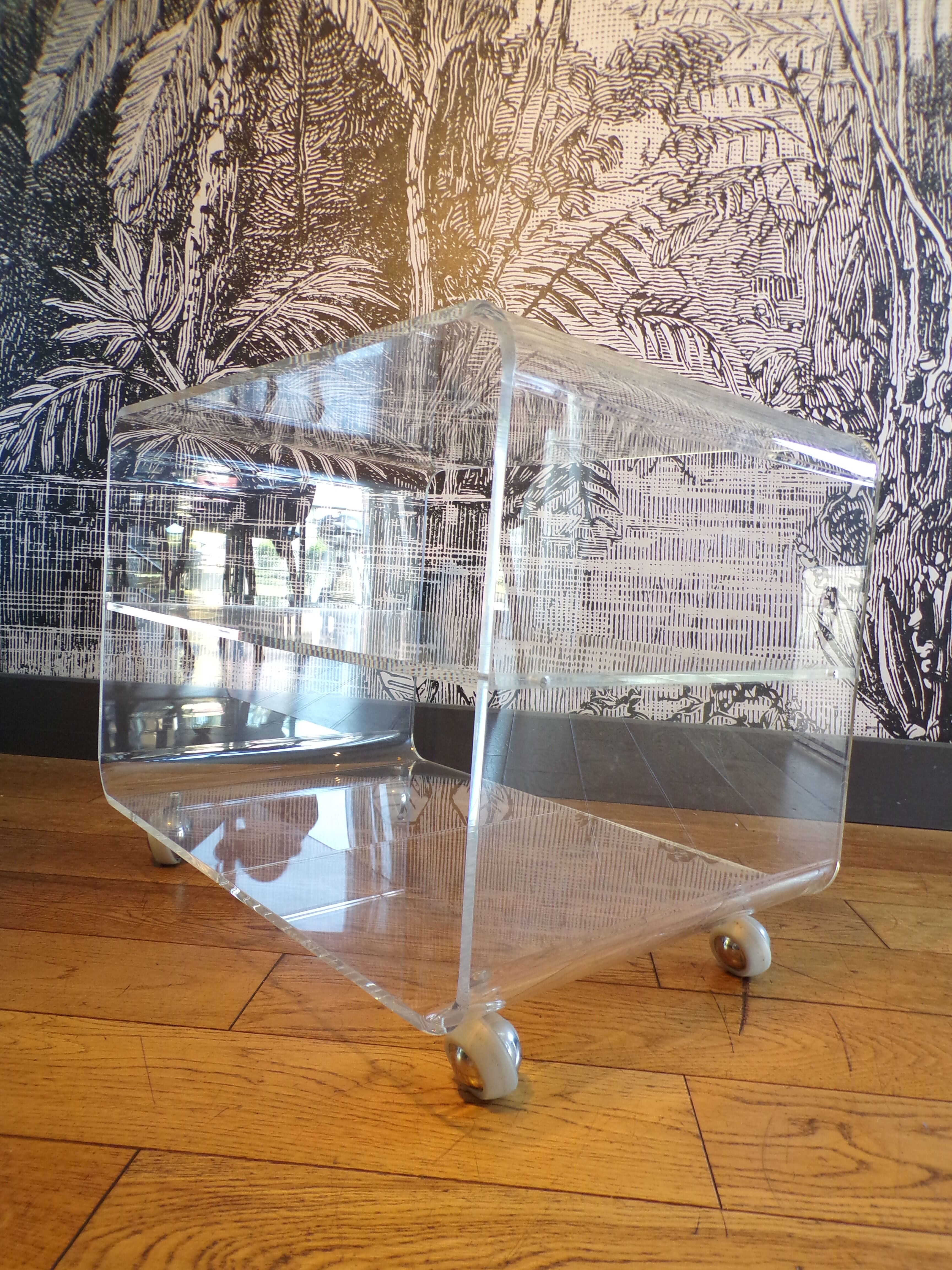 Meuble plexiglas vintage
