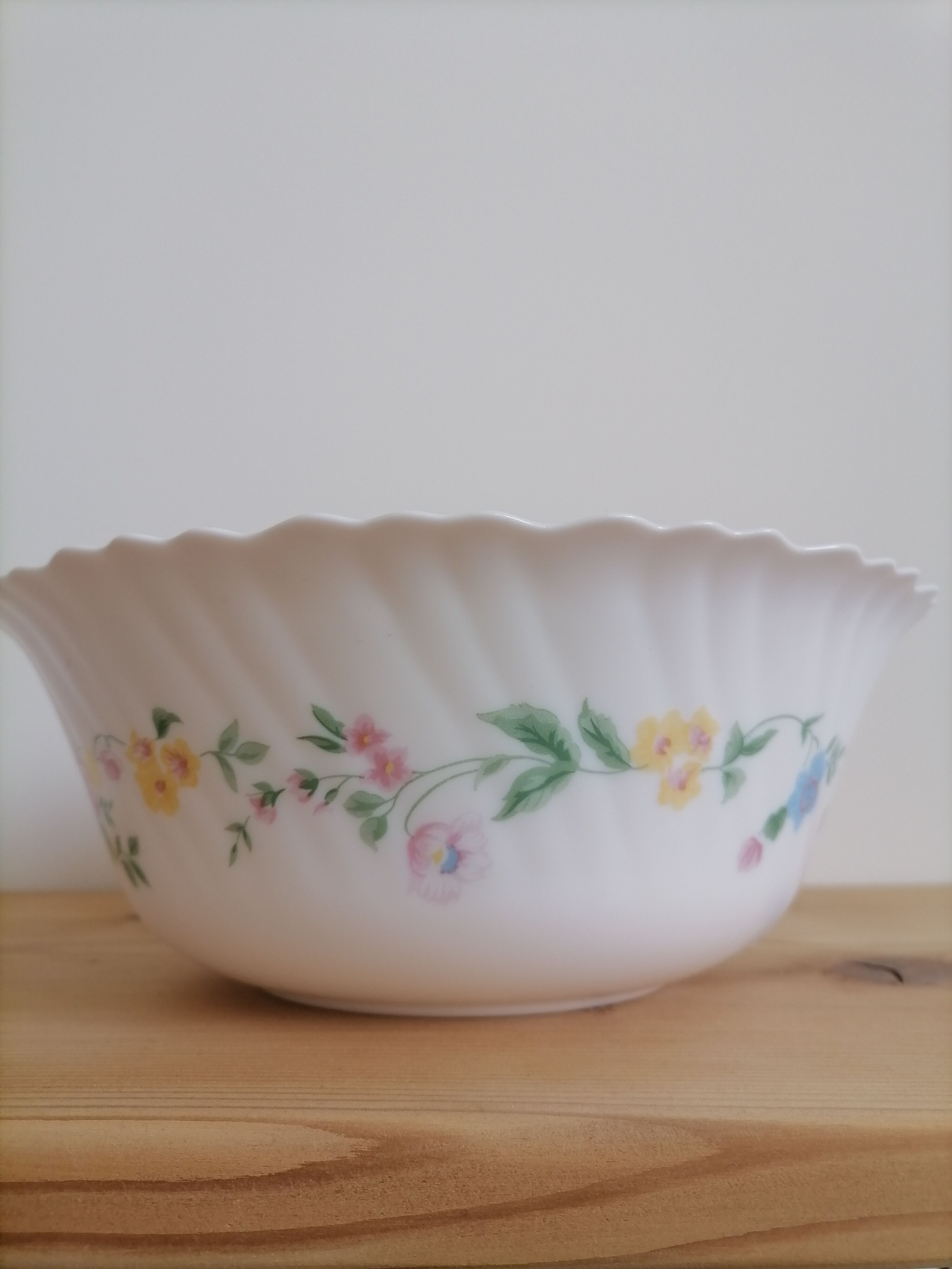 Arcopal salad bowl Victoria model