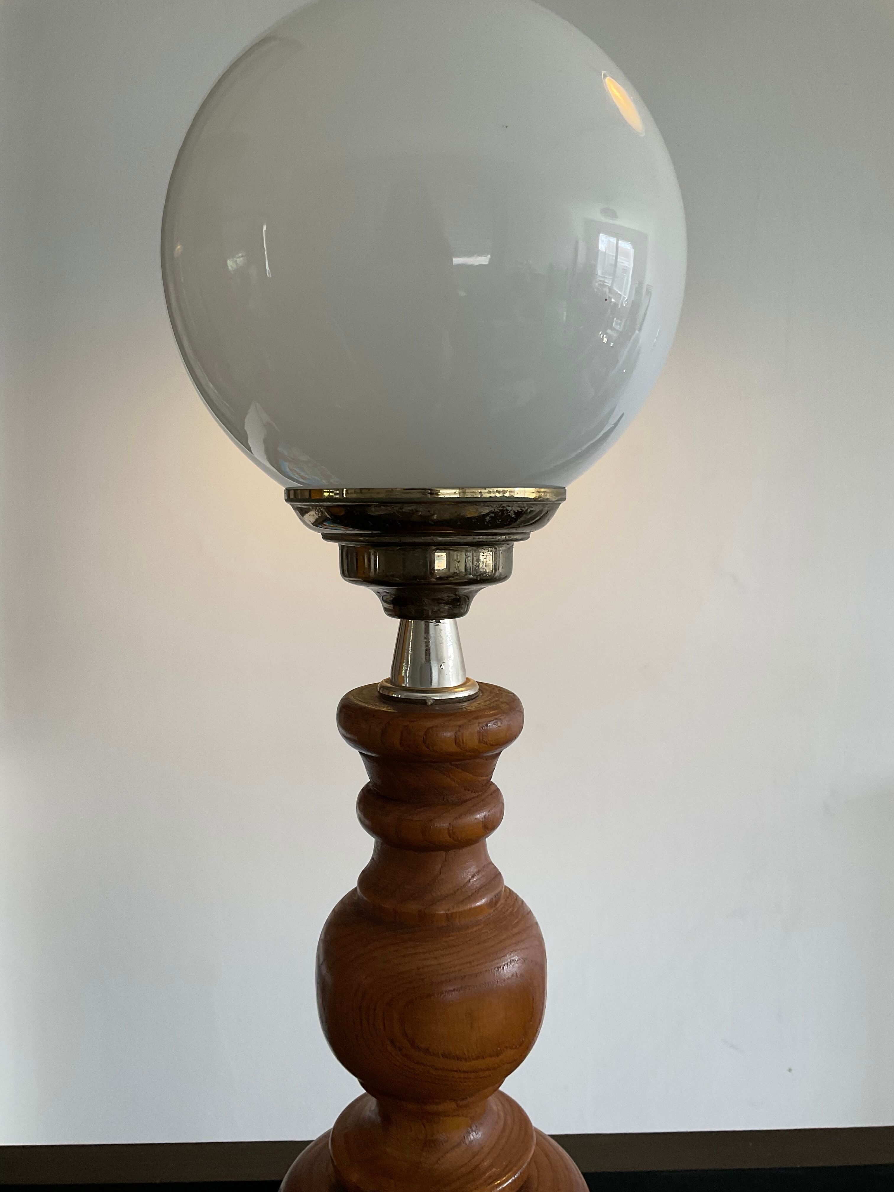 Scandinavian lamp in wood and opaline