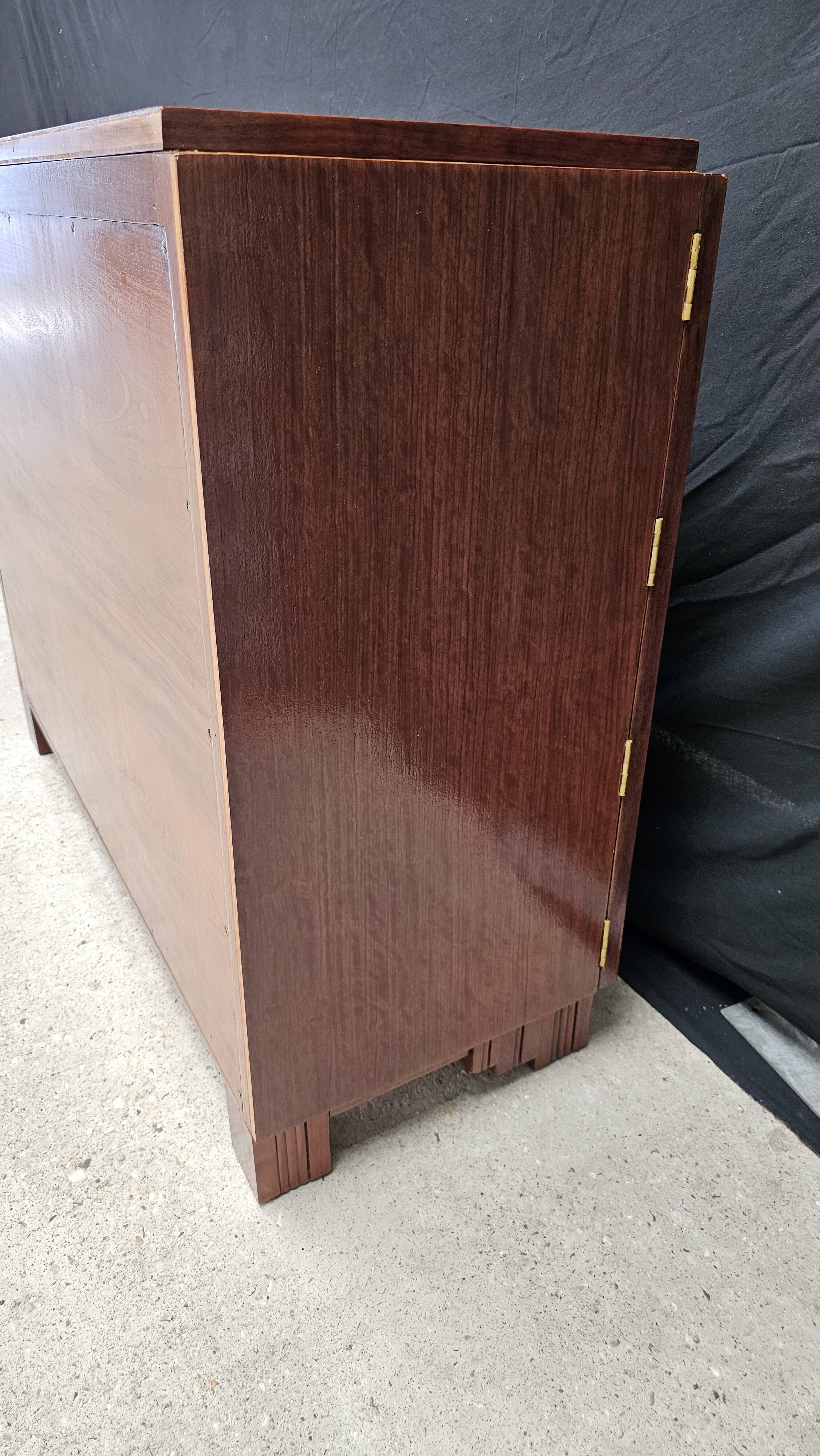 Art Deco buffet by Saddier & Fils in solid rosewood and veneer.