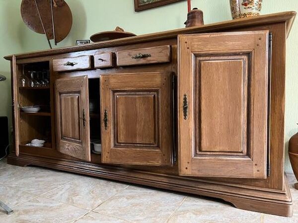 Bahut en chêne massif belle qualité