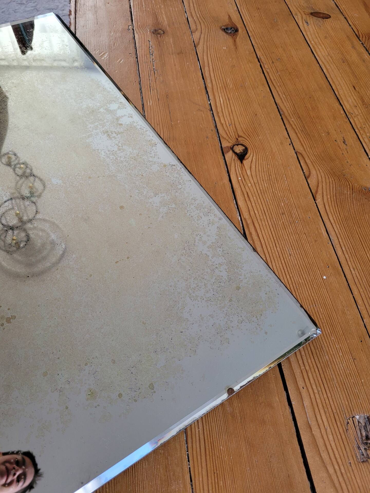 Bevelled rectangular mirror