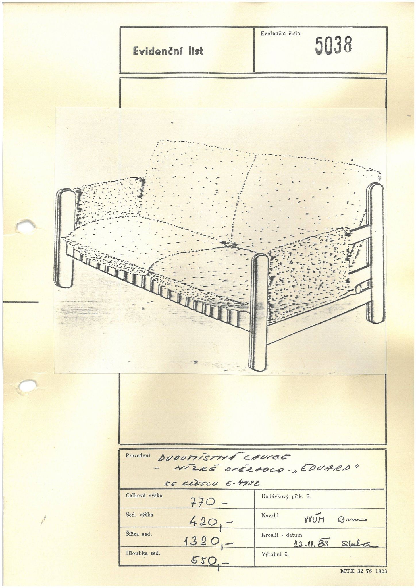 Canapé deux places en noyer et cuir par Boris Hála pour Ton, 1986