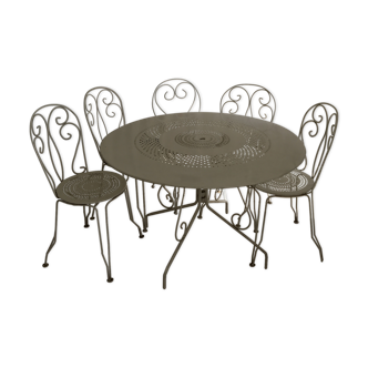 Table et chaises Fermob modèle Montmartre