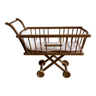 Ancien landeau en bois vintage pour enfant