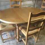 Round table & 4 straw oak and beech chairs