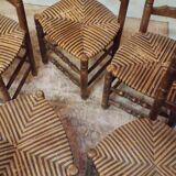 Suite de cinq chaises anciennes