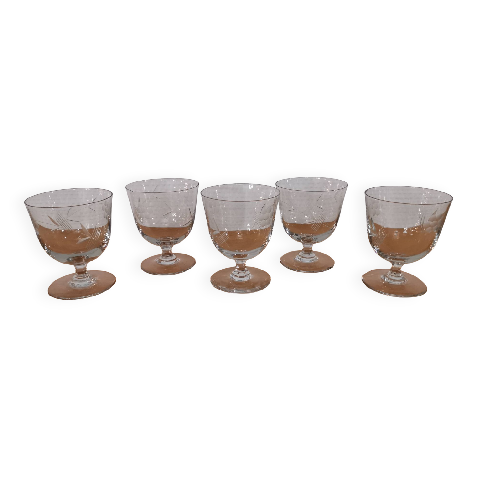 Ensemble vintage de 5 verres gravé sur pieds