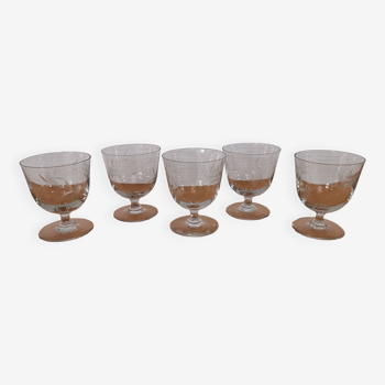 Ensemble vintage de 5 verres gravé sur pieds