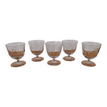 Ensemble vintage de 5 verres gravé sur pieds