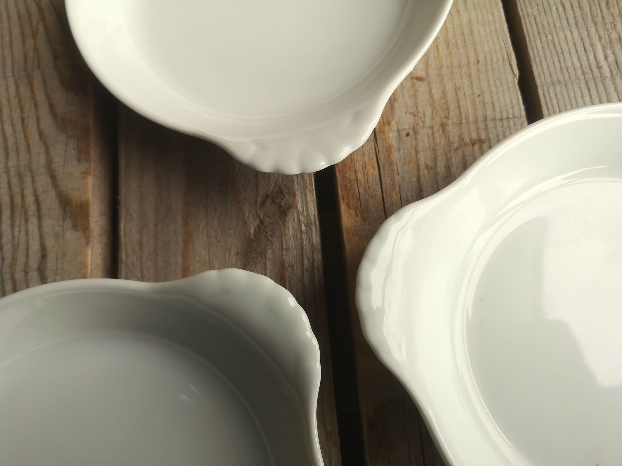 3 Small Round Dishes in White Porcelain Pillivuyt