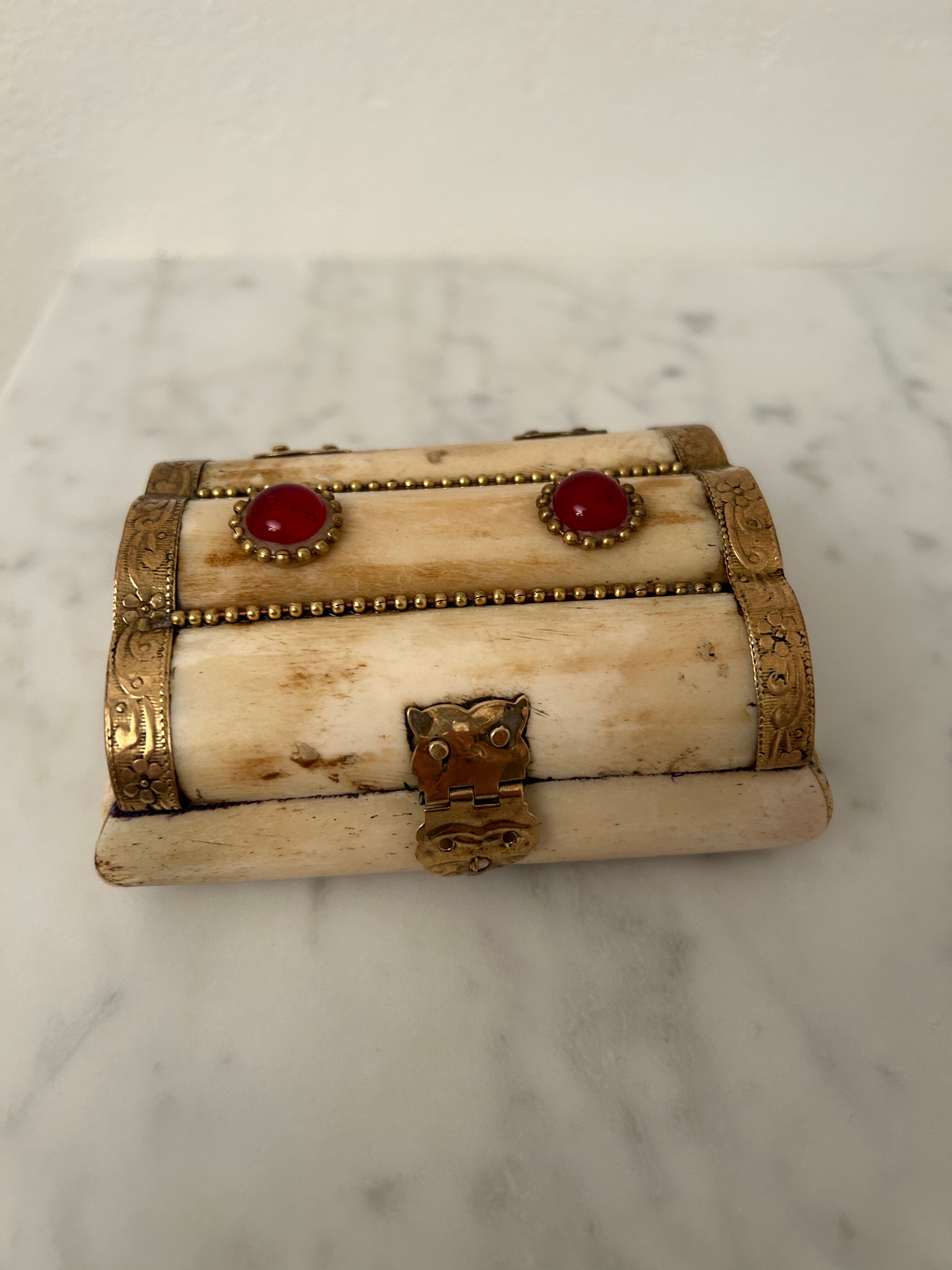 Jewelry box