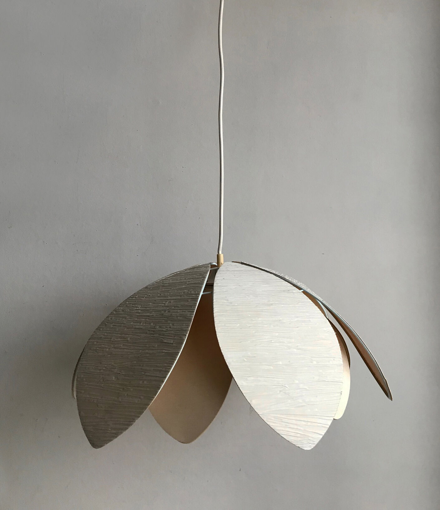 Suspension flower of the 1980s