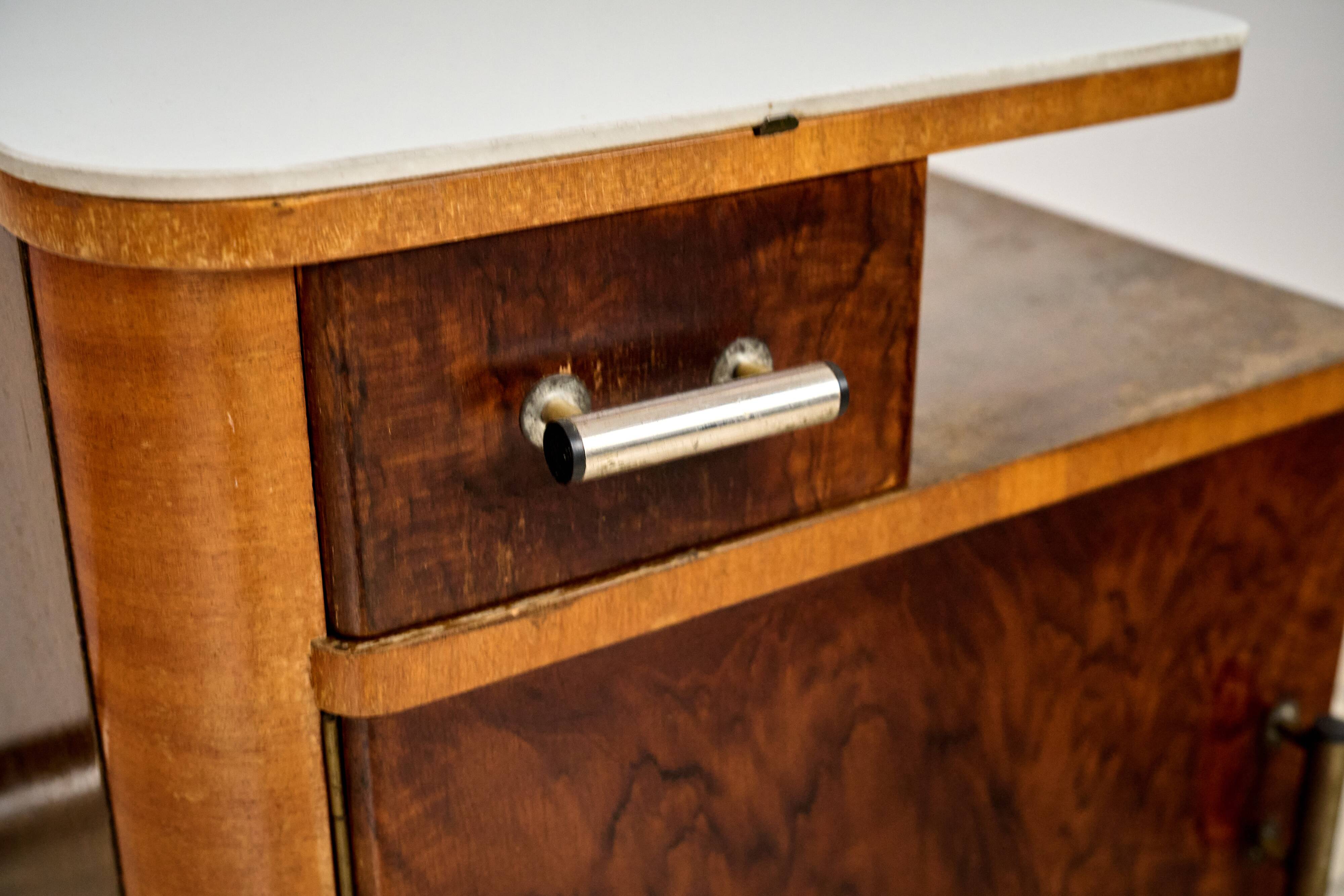 Set of Two Art Déco nightstands, by Jindřich Halabala, 1940s Czechoslovakia