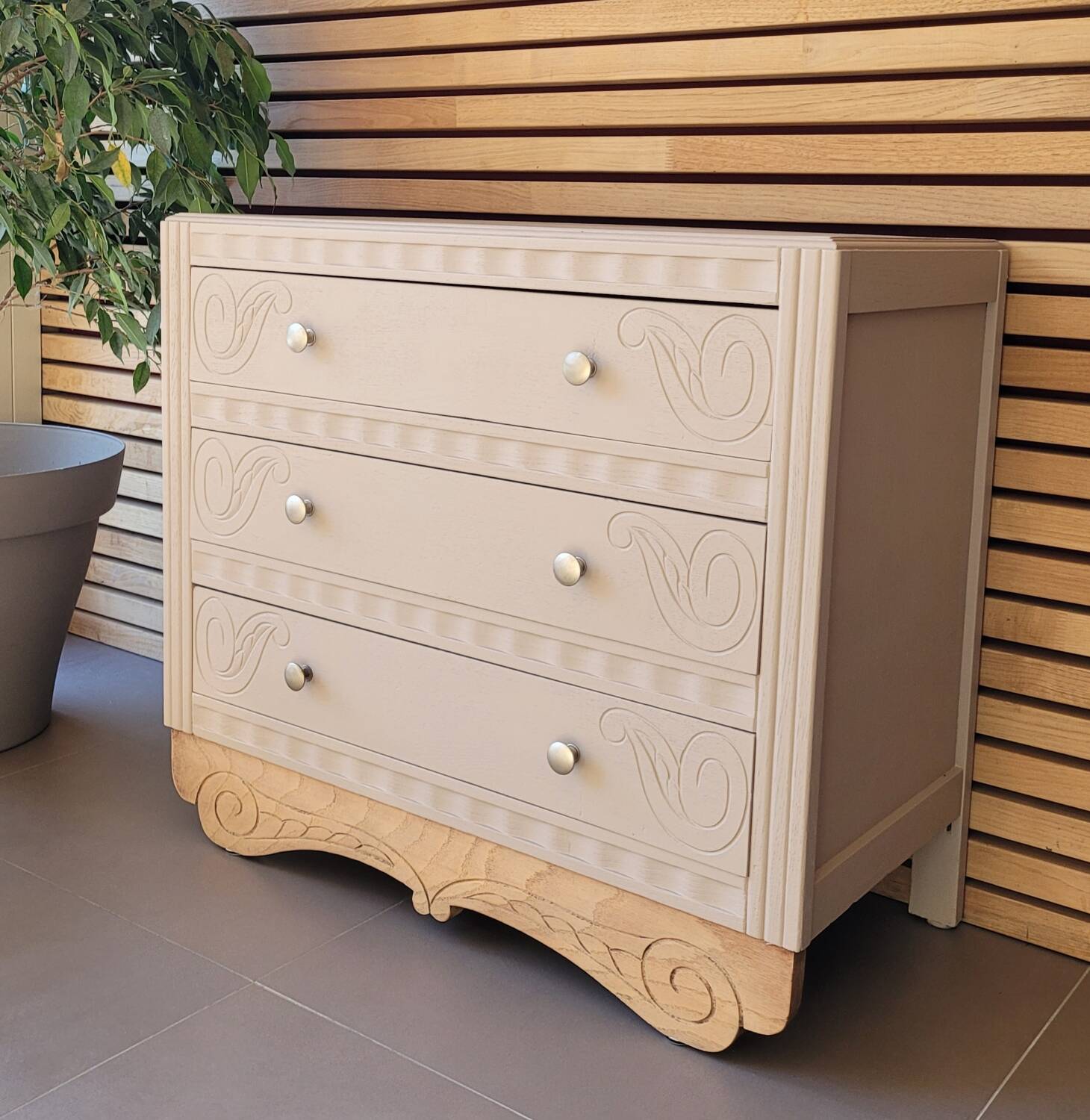 Vintage art deco chest of drawers