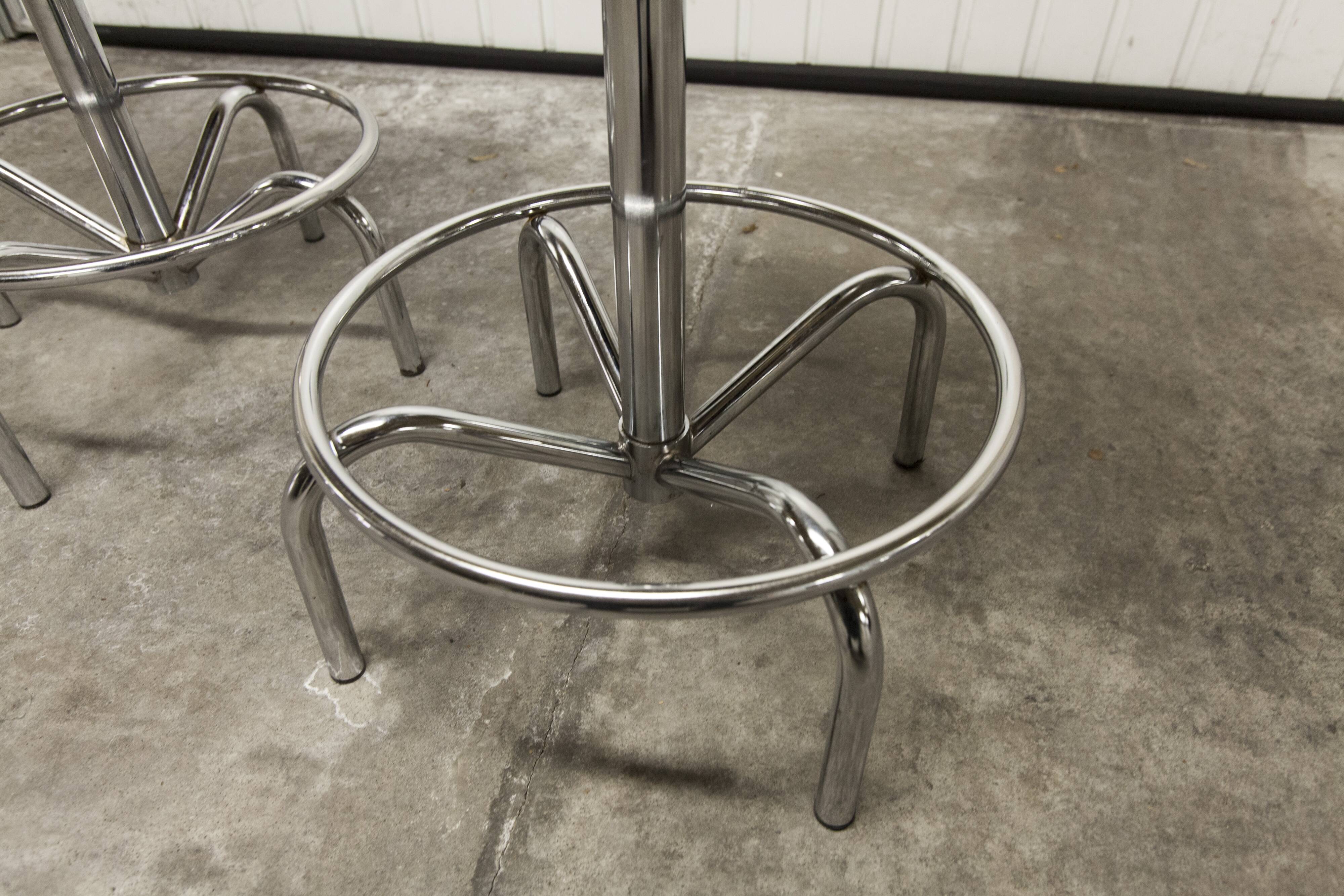 Pair of Mirima brand telescopic and rotating stools (84 to 53cm)