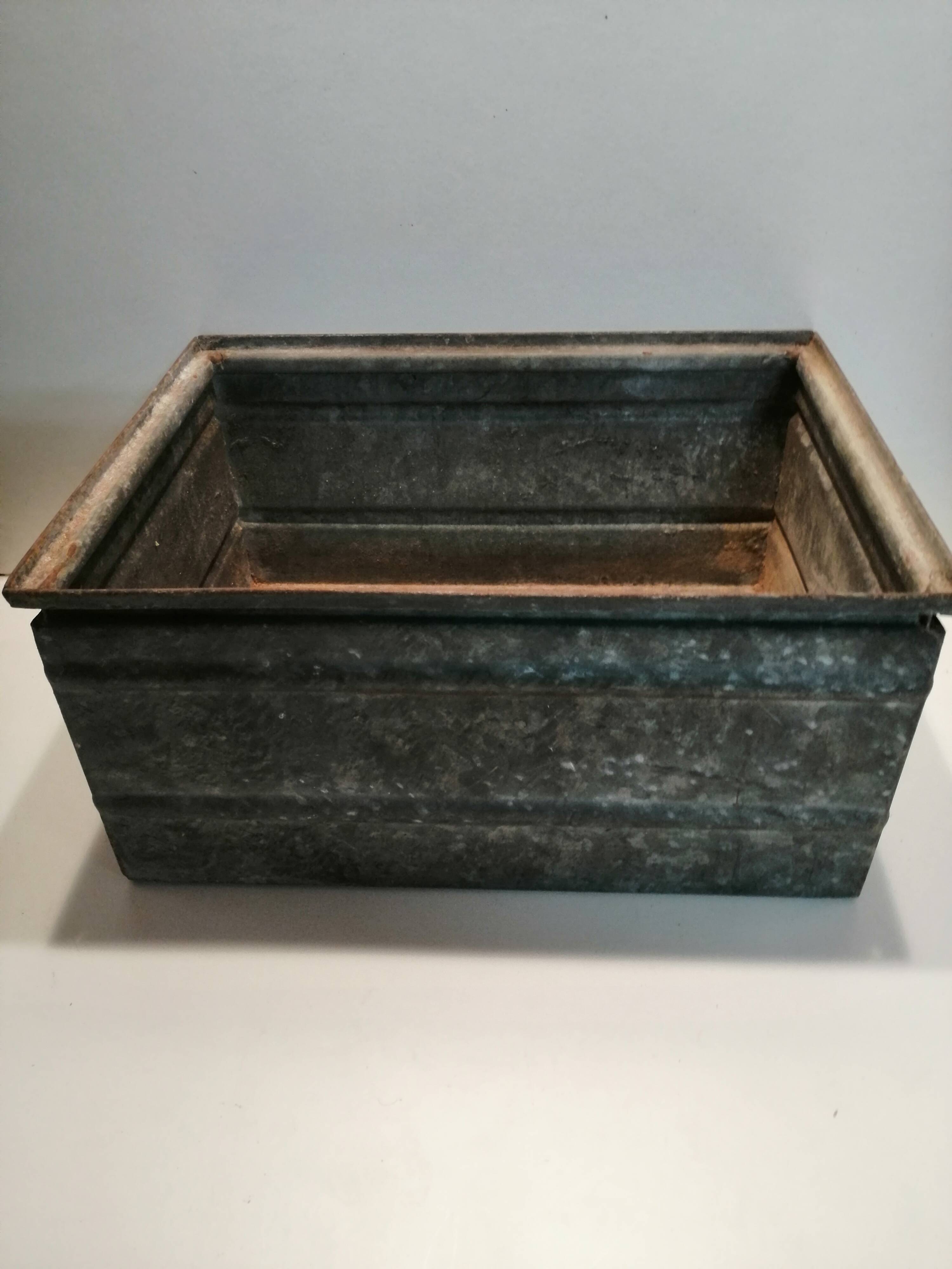 Industrial metal tray or box