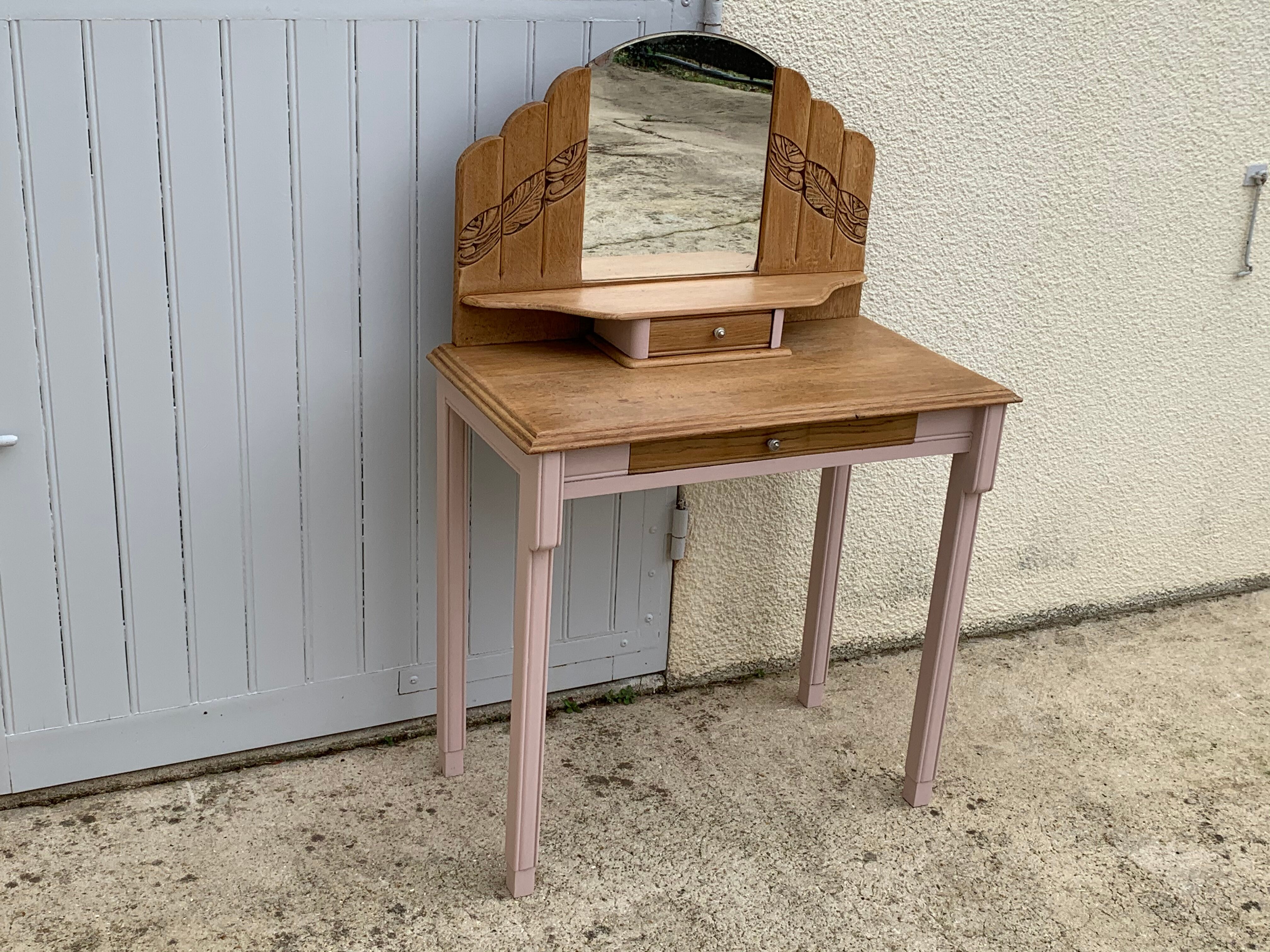 Art deco hairdresser, 1930s