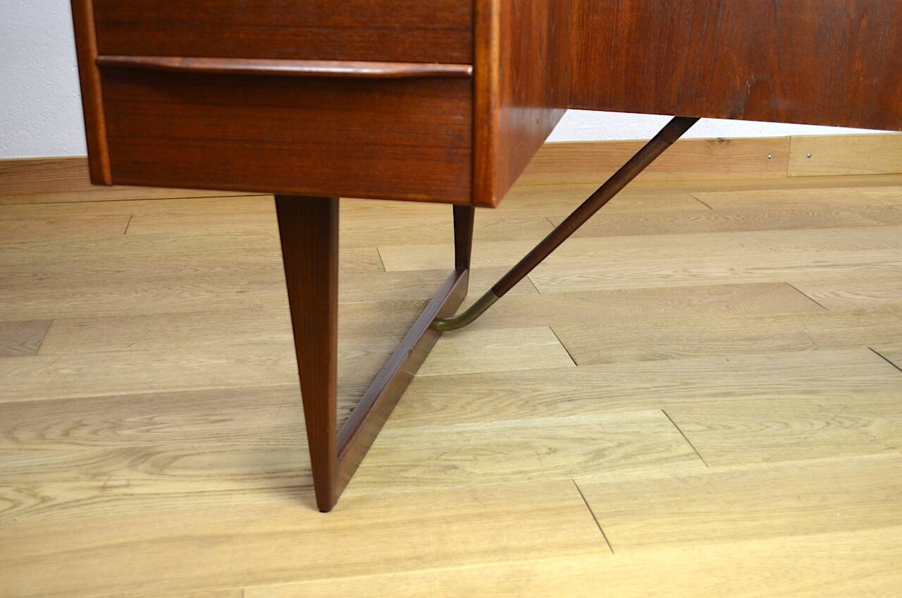 Boomerang desk by Peter Lovig Nielsen 1950/1960