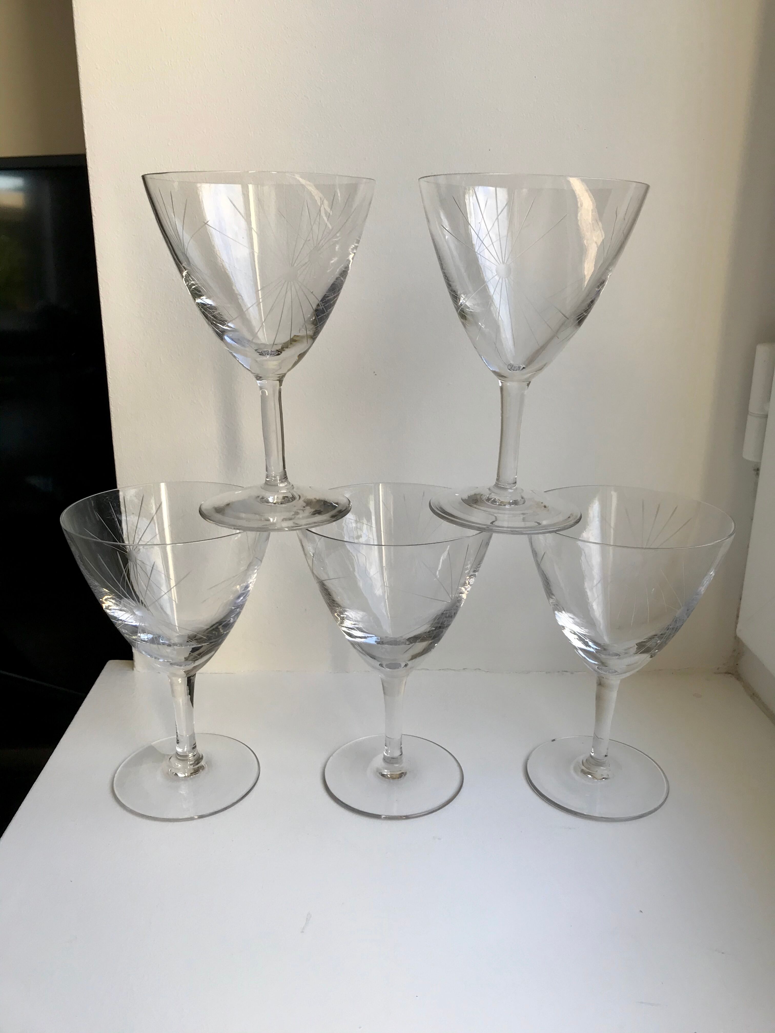 Set of 5 engraved wine glasses star model 50s