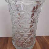 Vase en verre moulé effet diamant