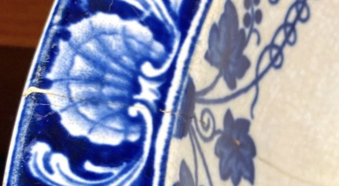 4 old Moustiers plates