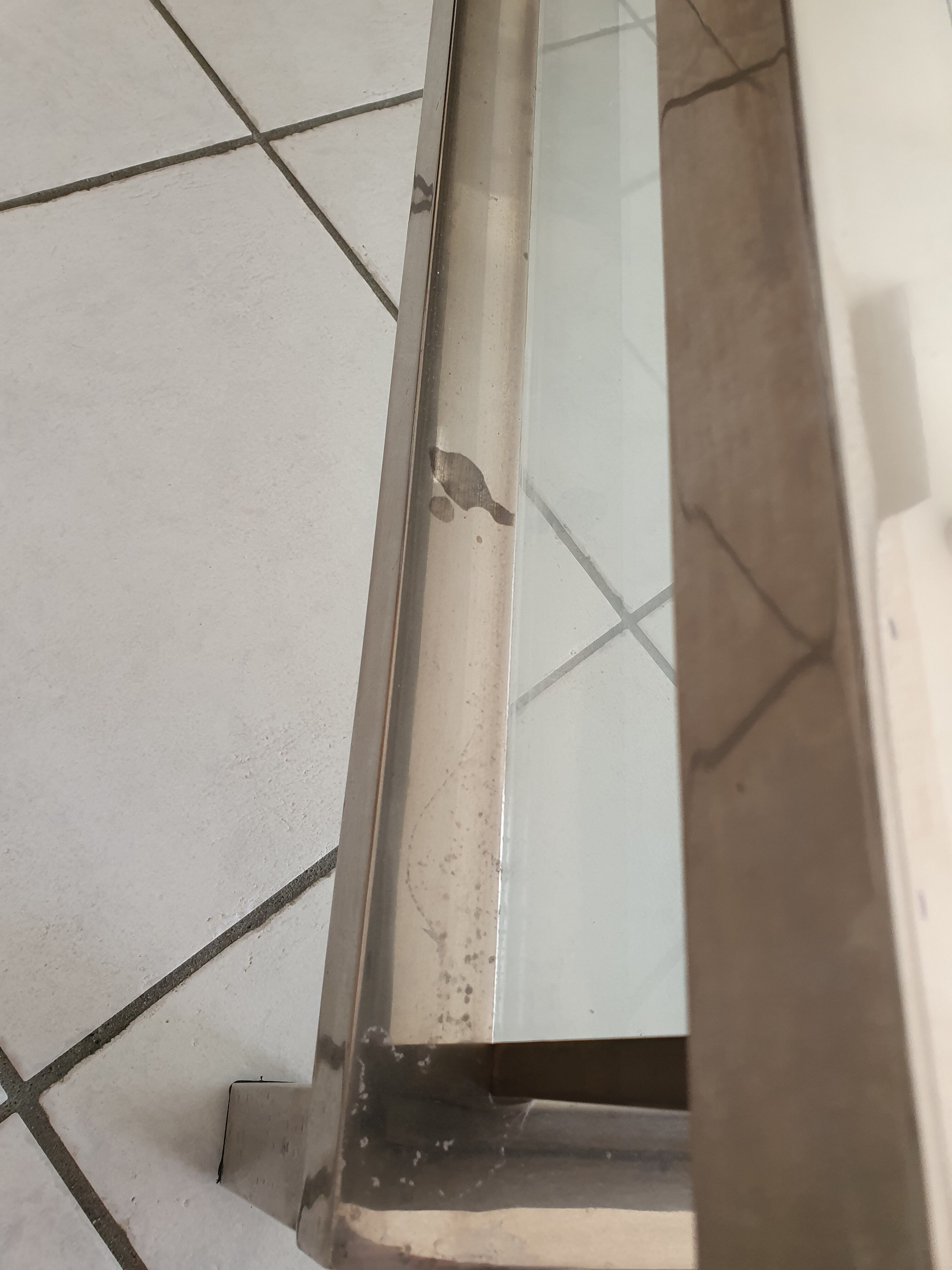 Showcase coffee table